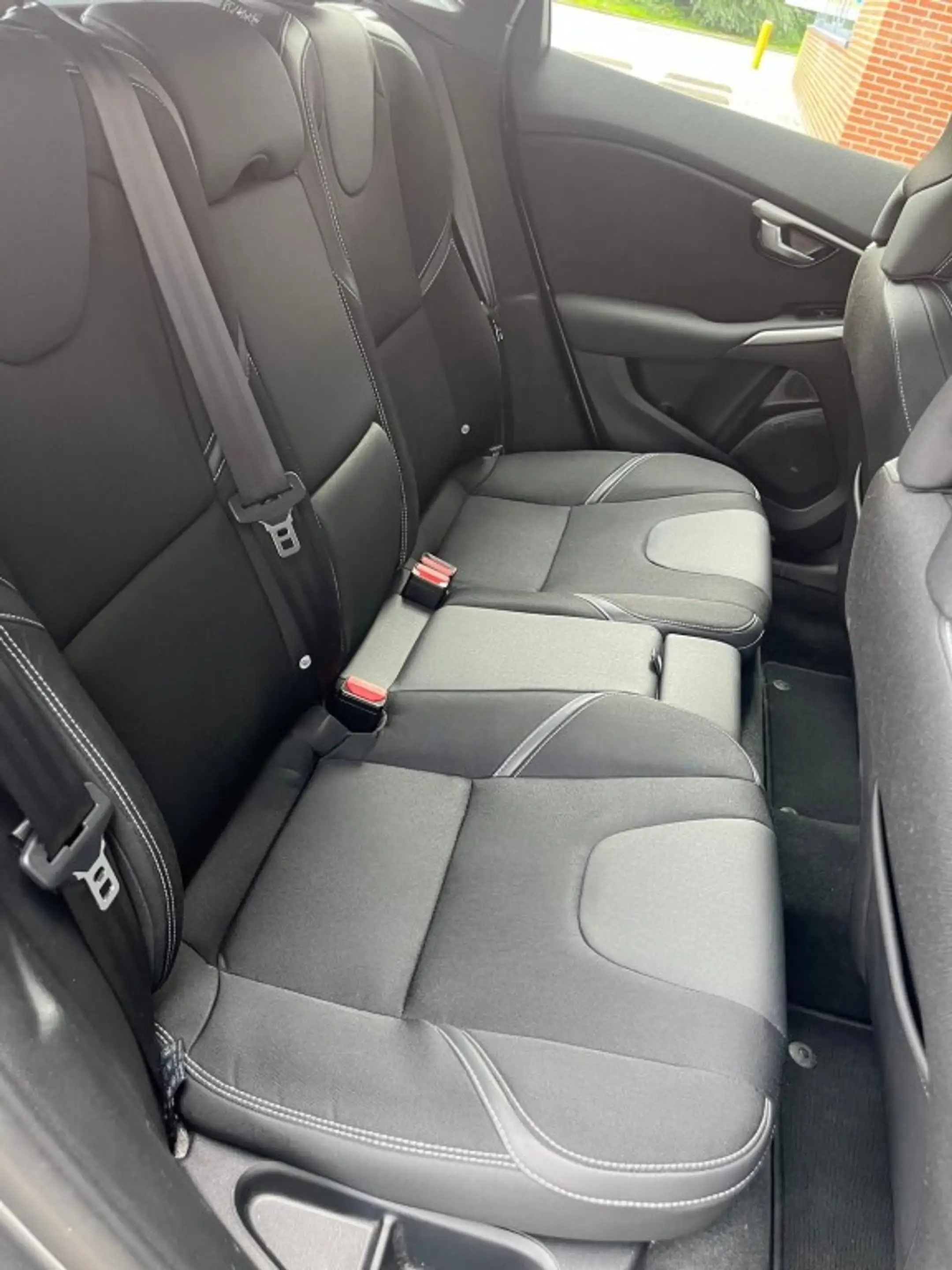 Volvo V40 2.0 T2 122PK Momentum  122 PK Camera  Trekhaak  Le — photo 16