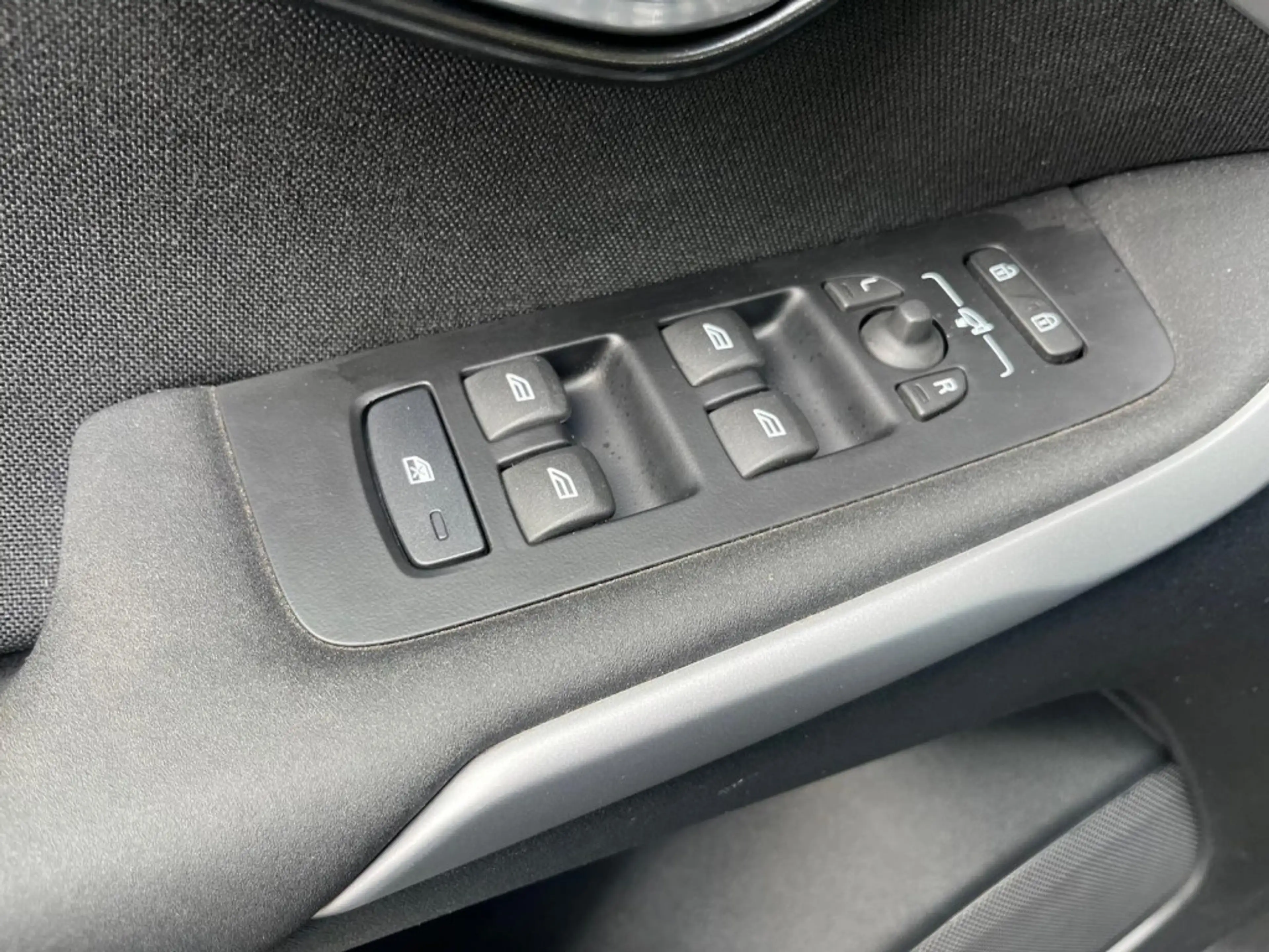 Volvo V40 2.0 T2 122PK Momentum  122 PK Camera  Trekhaak  Le — photo 12