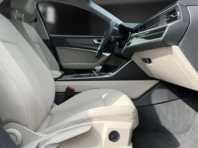 Audi A6 view 14