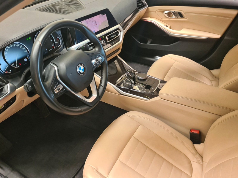 BMW 320 3 Limousine 320 i Luxury Line*LED*Navi*PDC* — photo 9