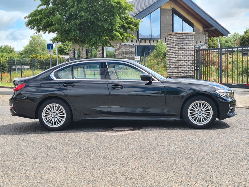 BMW 320 3 Limousine 320 i Luxury Line*LED*Navi*PDC* — photo 6