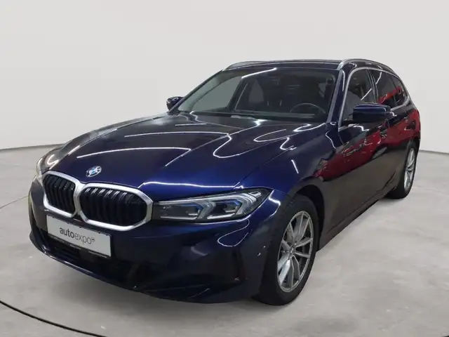 BMW 3 Series view 2