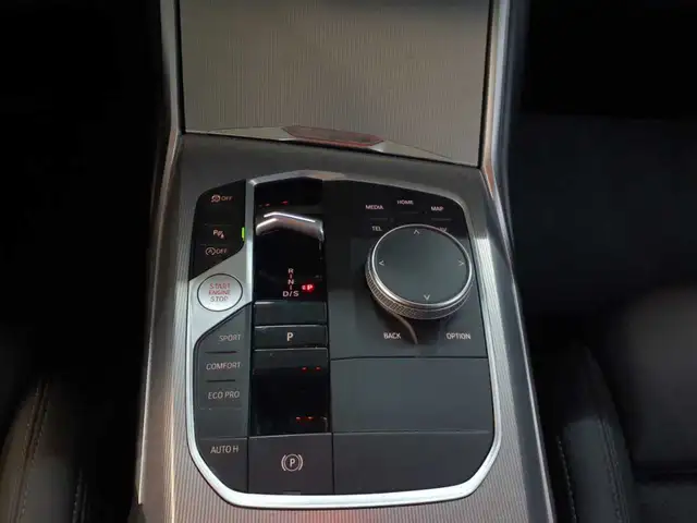 BMW 3 Series view 10