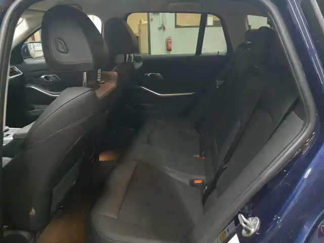 BMW 3 Series view 13
