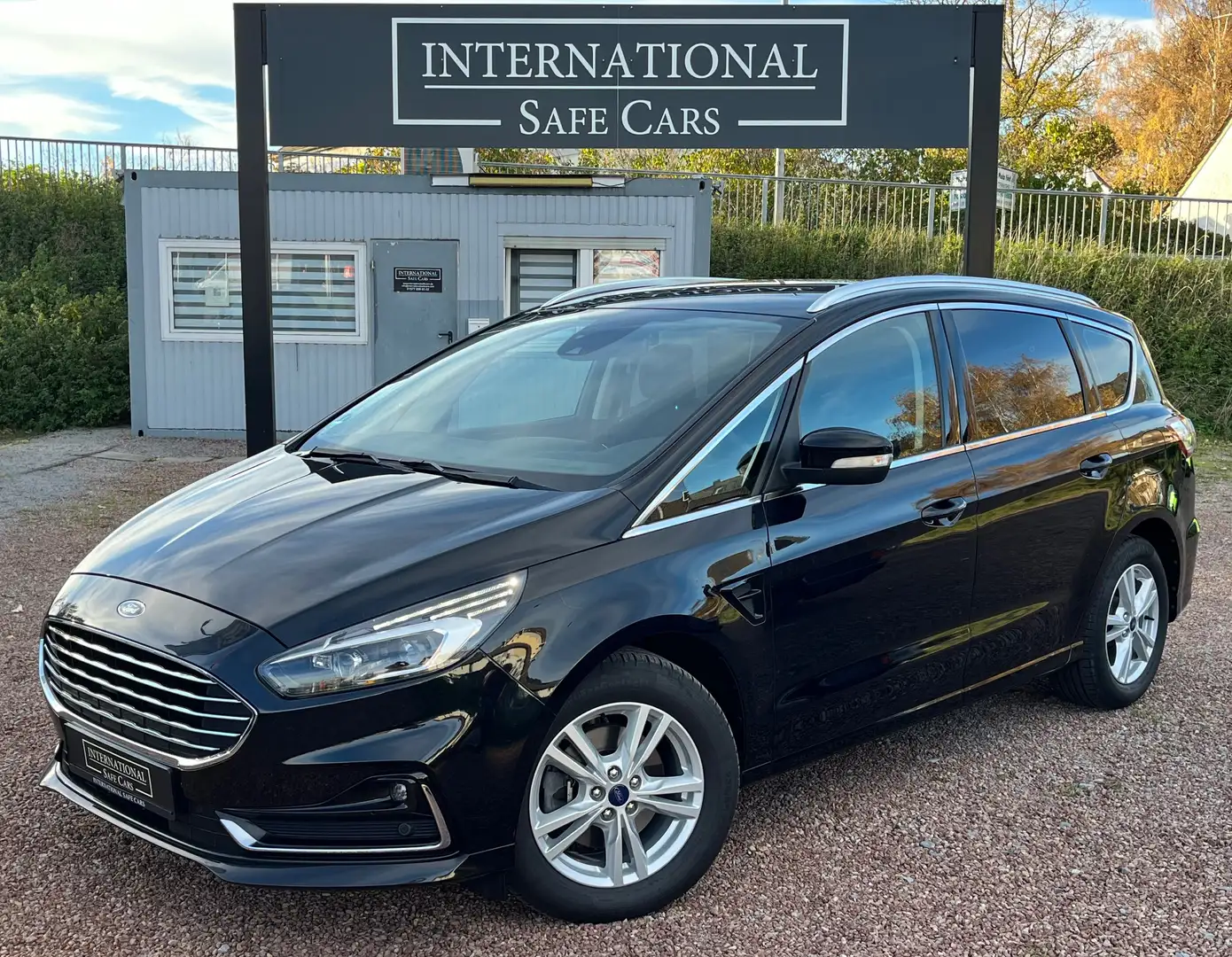 Ford S-Max Titanium KEIN Behördenfahrzeug Originalzustand Schwarz - 1