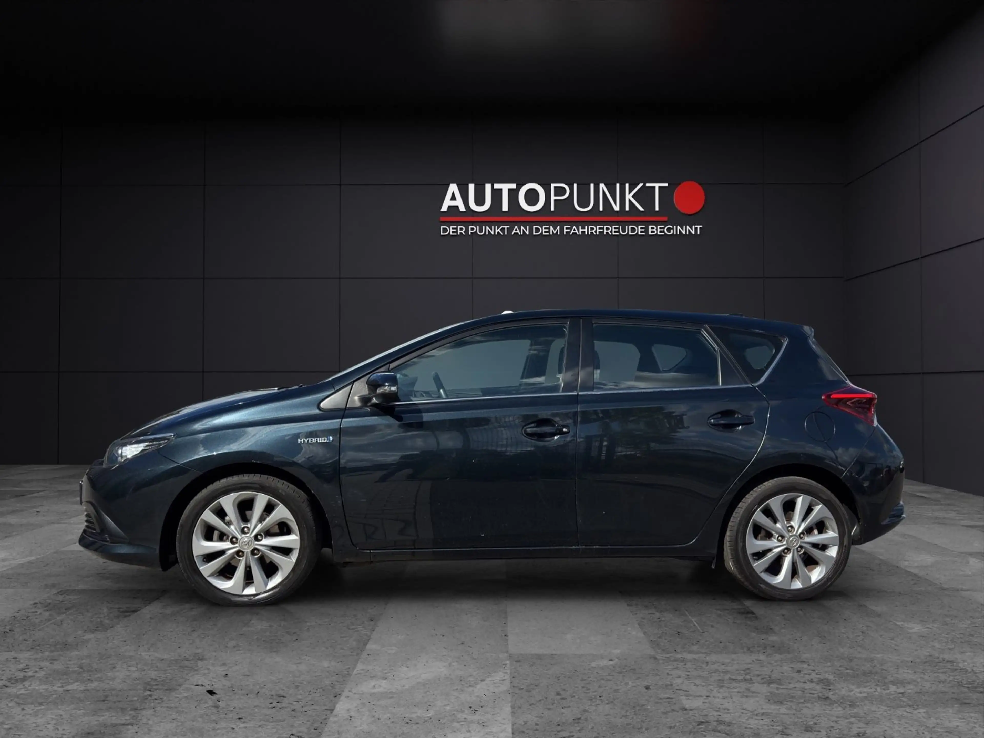 Toyota Auris AURIS HYBRID 1.8 R-KAMERA NAVI 1.HAND 17 ALU LED — photo 5