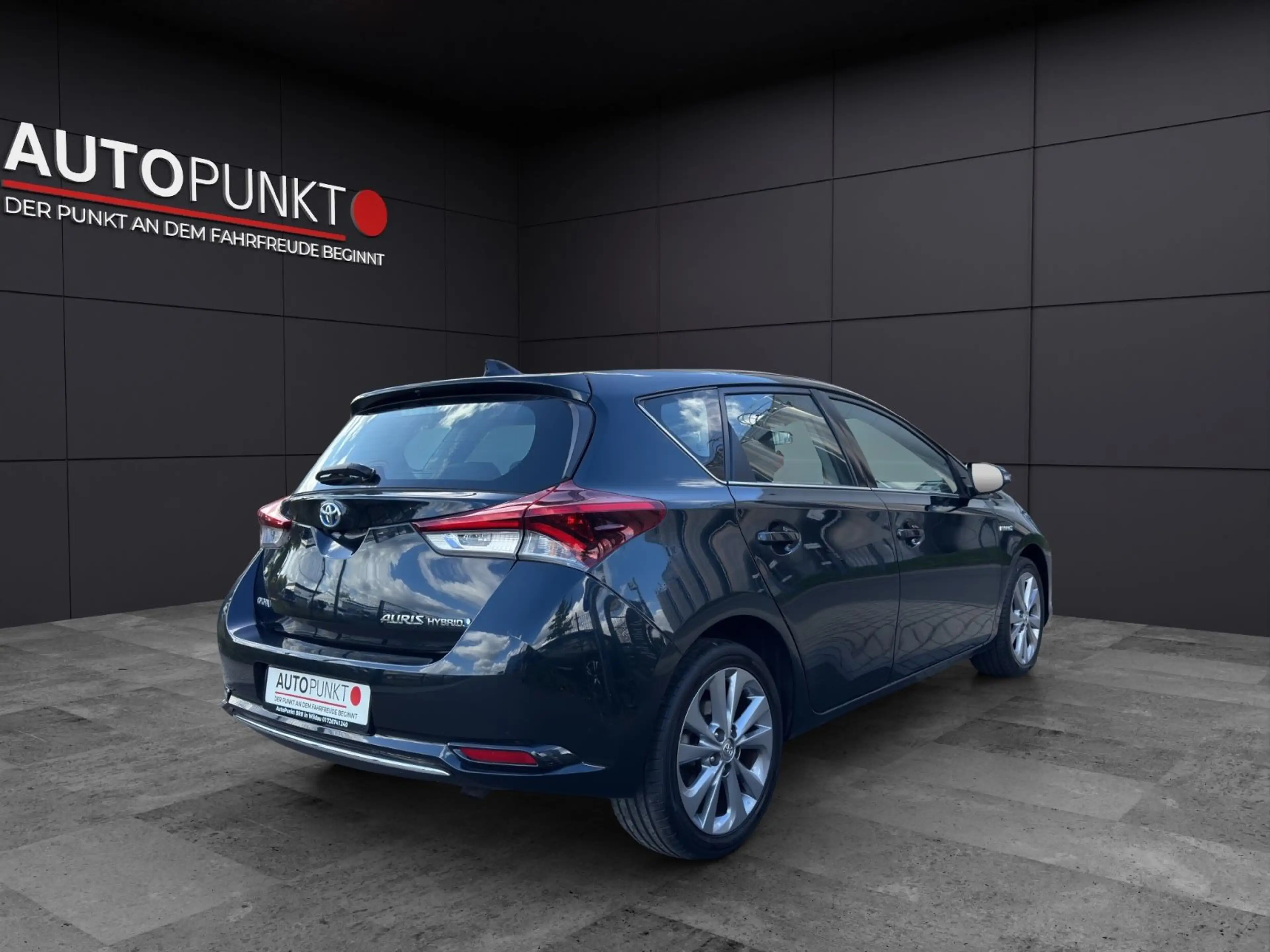 Toyota Auris AURIS HYBRID 1.8 R-KAMERA NAVI 1.HAND 17 ALU LED — photo 8