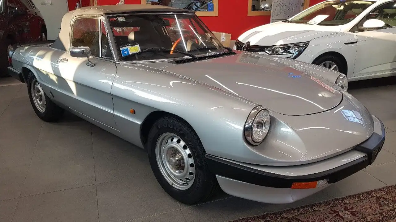 Alfa Romeo Spider 1.6, foto 1
