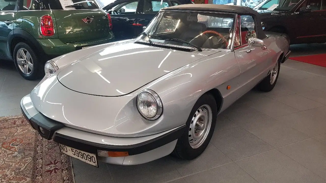 Alfa Romeo Spider 1.6, foto 2