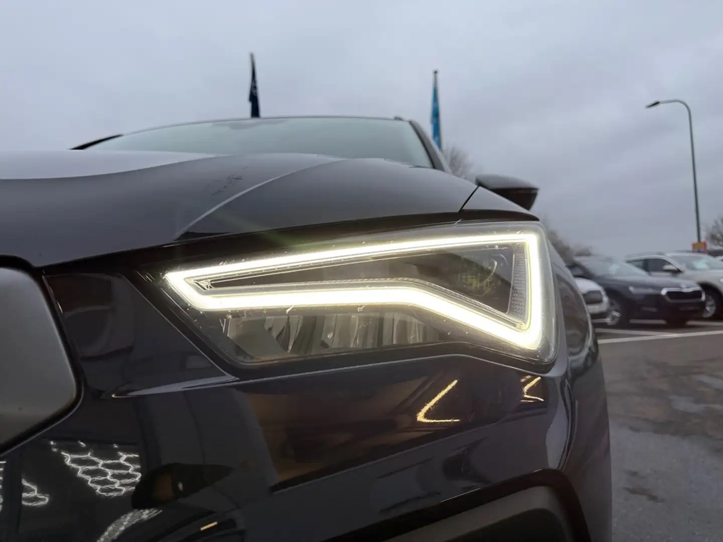 SEAT Ateca 2,0 TDI FR-Line DSG Schwarz - 2