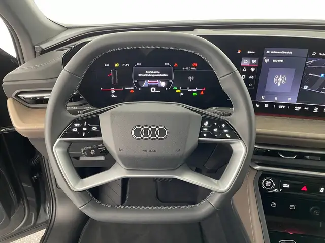 Audi Q5 view 13