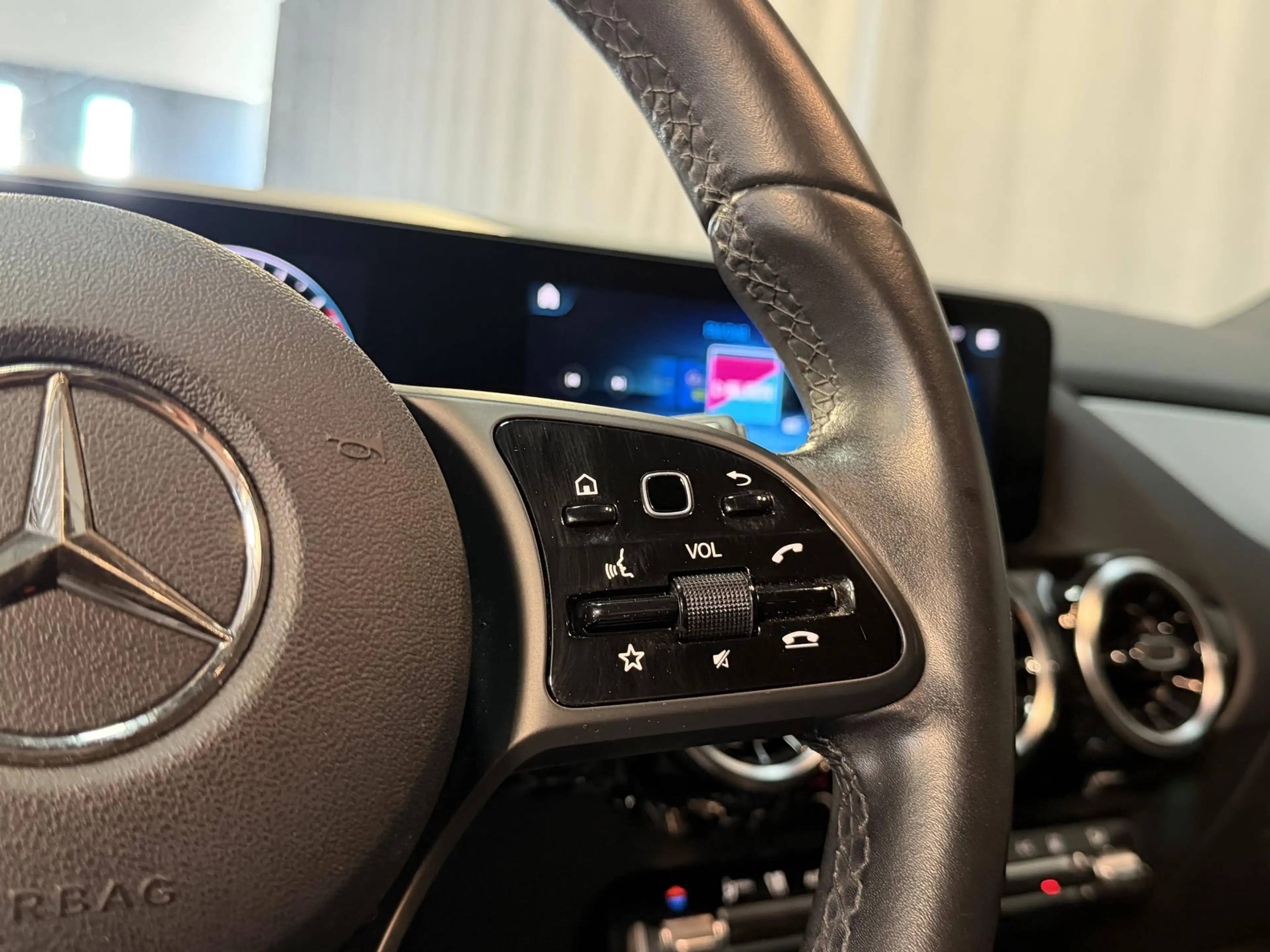 Mercedes-Benz GLA 250 e Progressive 17"/Widescreen/Stoelverwarming/DAB/A — photo 12