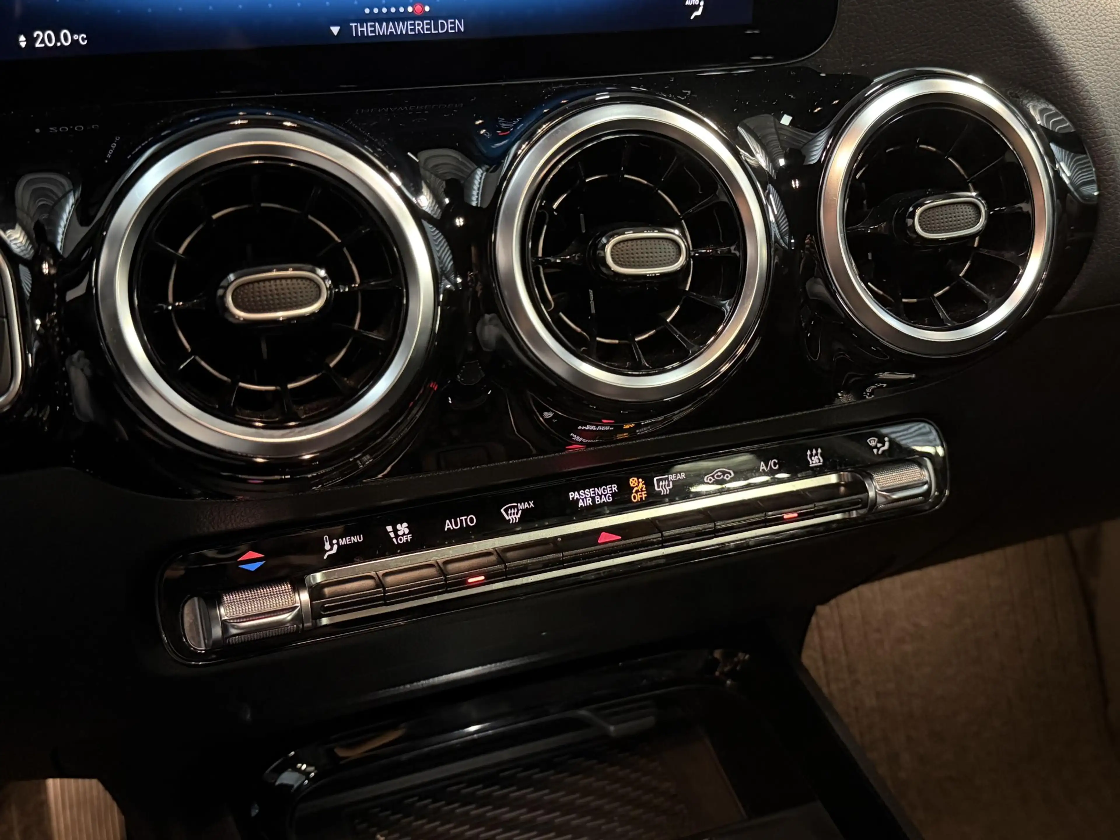 Mercedes-Benz GLA 250 e Progressive 17"/Widescreen/Stoelverwarming/DAB/A — photo 17