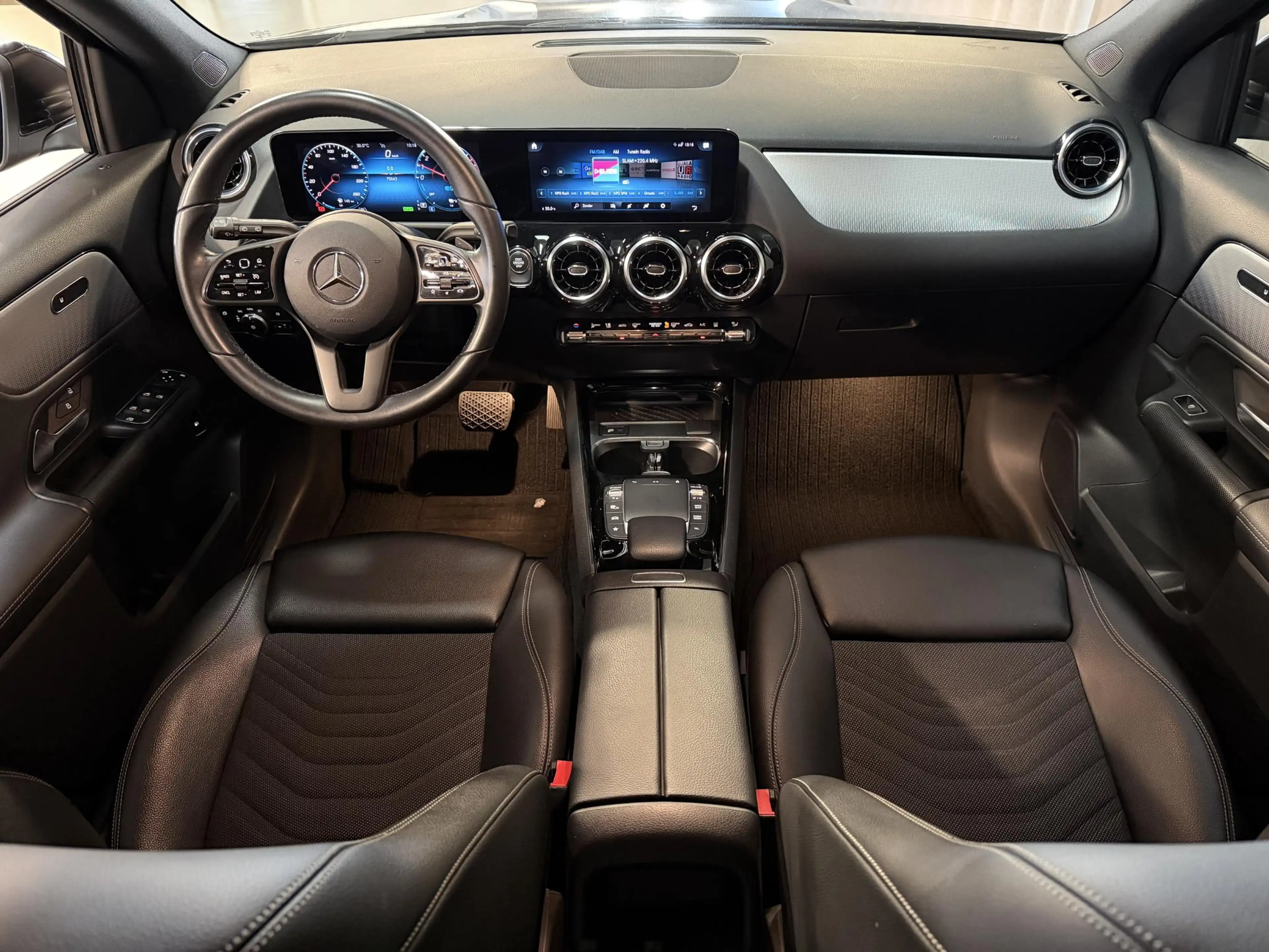 Mercedes-Benz GLA 250 e Progressive 17"/Widescreen/Stoelverwarming/DAB/A — photo 3
