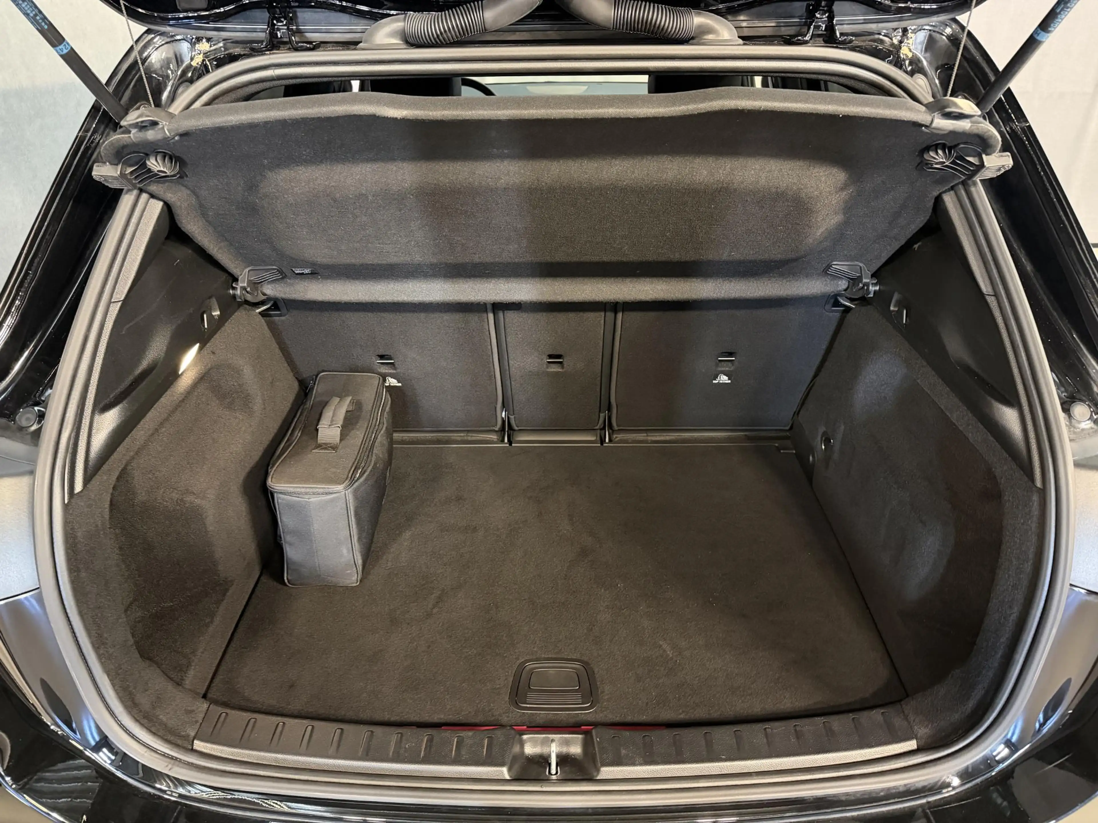 Mercedes-Benz GLA 250 e Progressive 17"/Widescreen/Stoelverwarming/DAB/A — photo 9