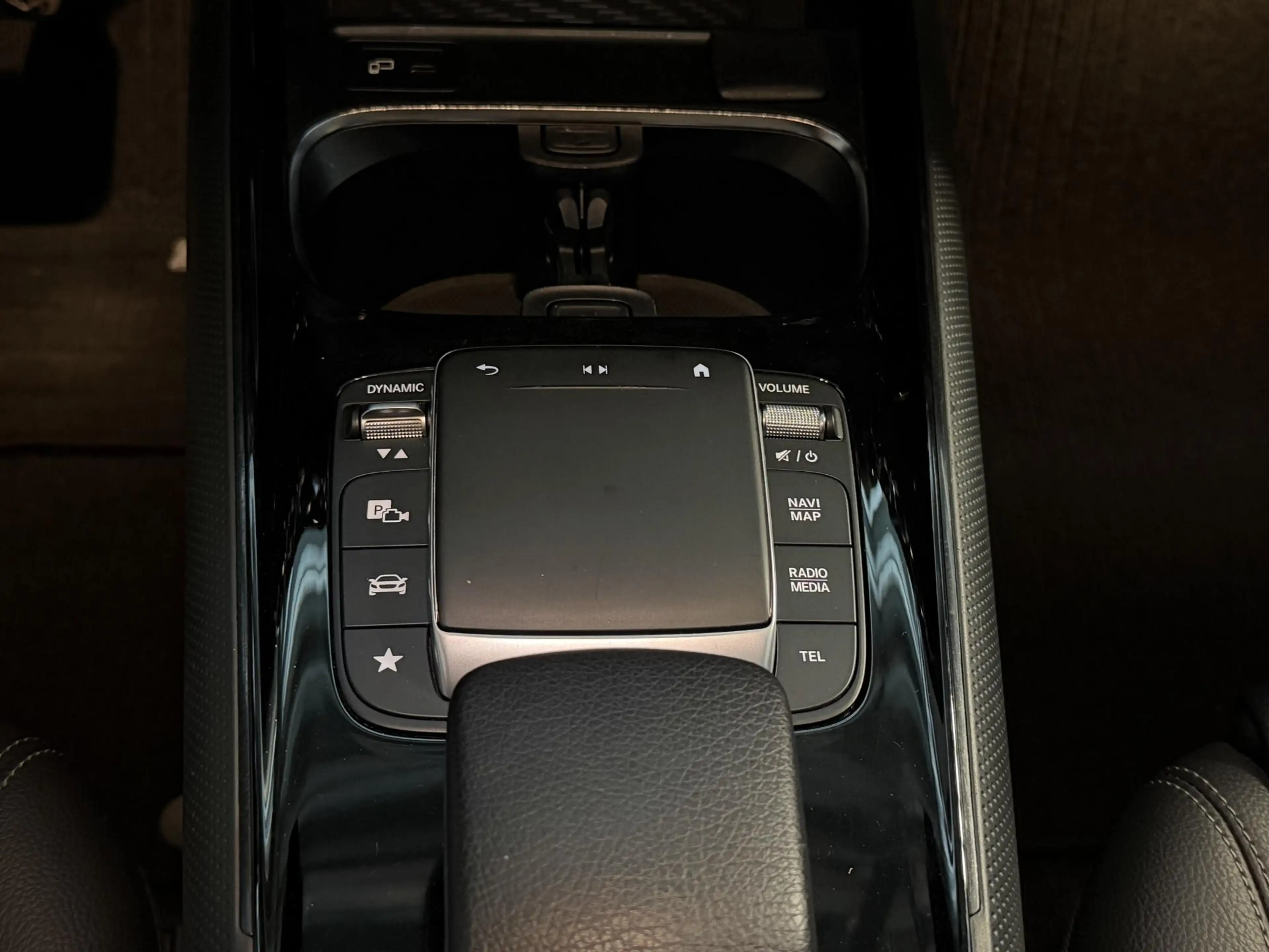 Mercedes-Benz GLA 250 e Progressive 17"/Widescreen/Stoelverwarming/DAB/A — photo 18