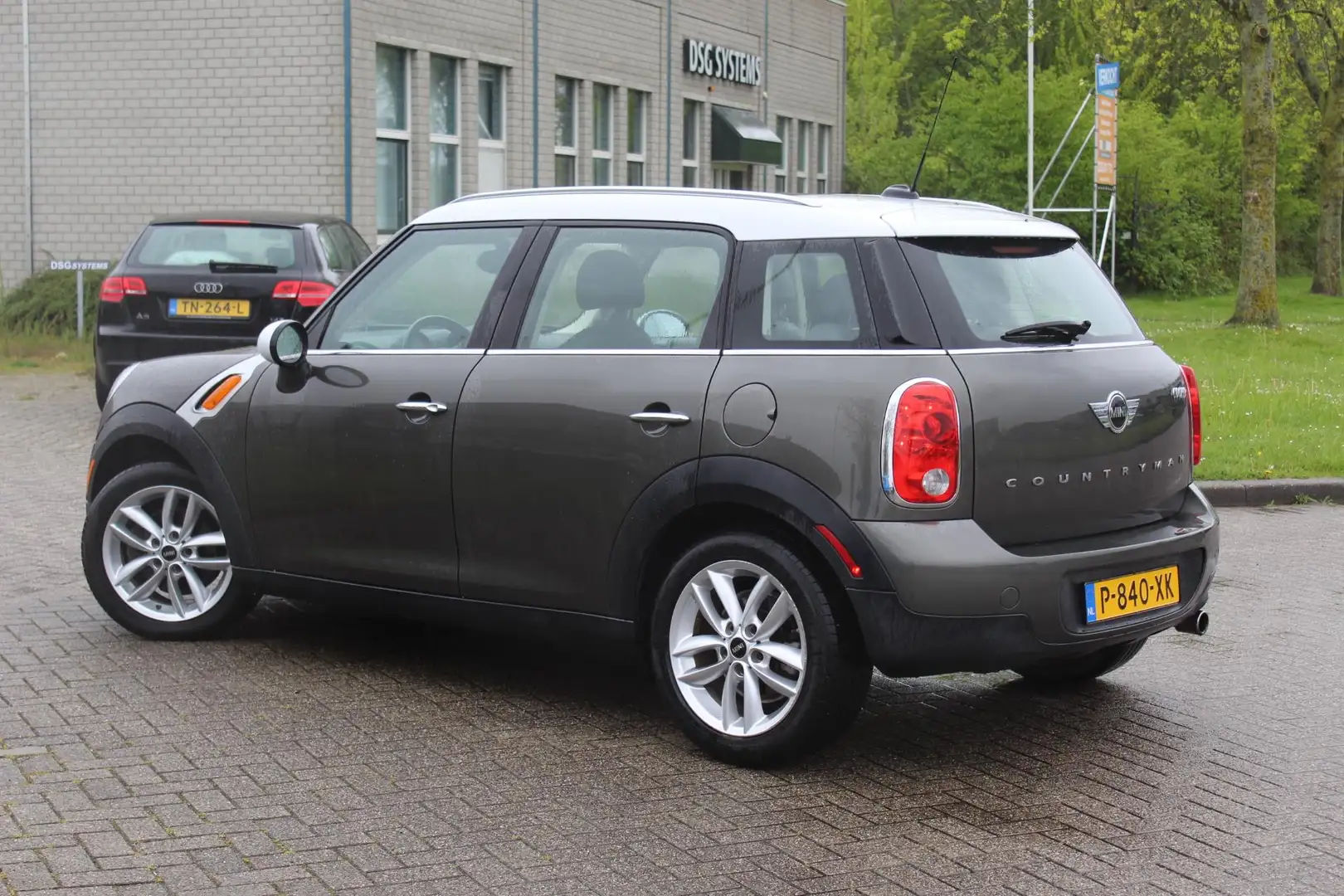 MINI Cooper Countryman Mini 1.6 ALL4 Chili, vol leder, pano, clima cruise Gris - 2