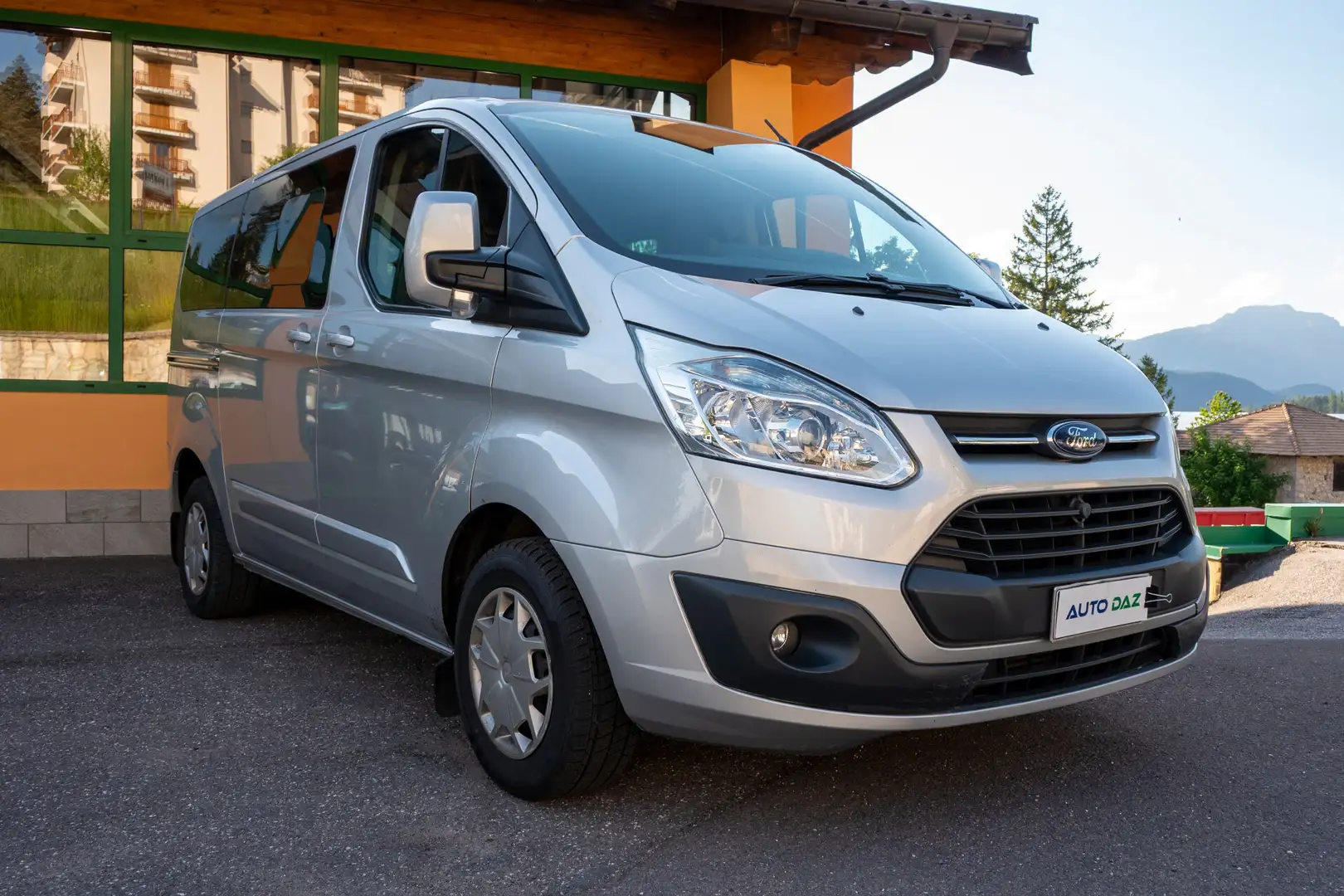 Ford Transit Custom Transit Custom 300 2.2 TDCi 125CV PC Combi Trend Grau - 2