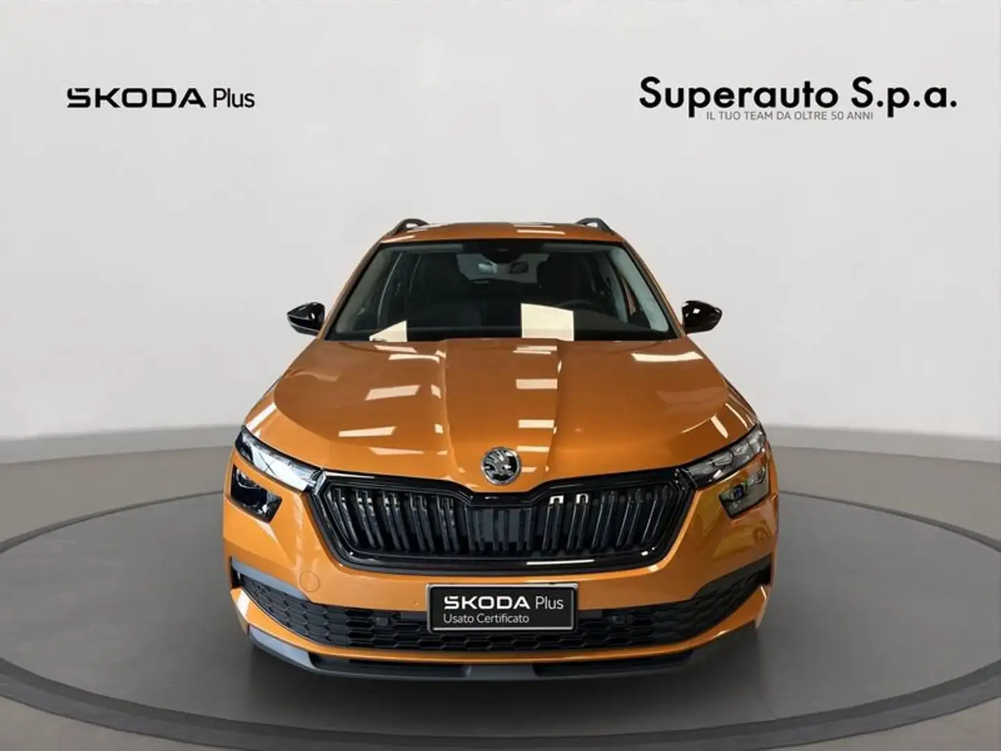 Skoda Kamiq 1.0 TSI 110 CV Blackline Arancione - 2