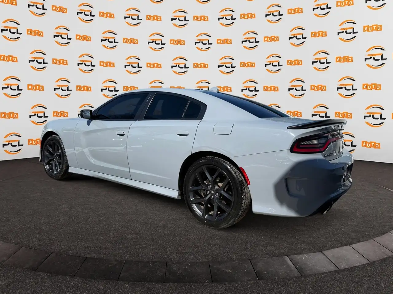 Dodge Charger снимка Dodge Charger