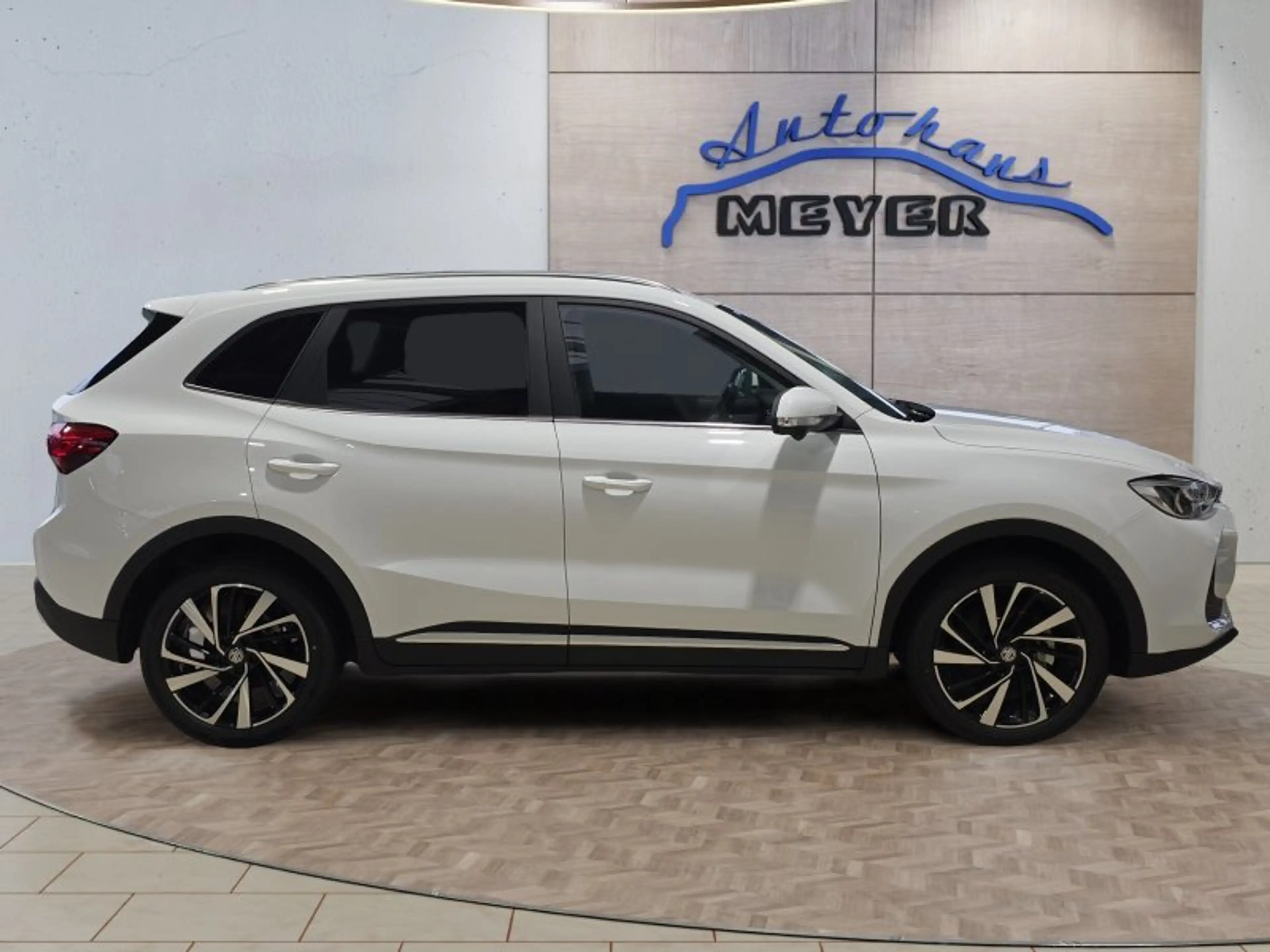 MG ZS Luxury 1,5 Hybrid+ 197PS 18*Alu/LED/Navi/Leder/Kam — photo 6