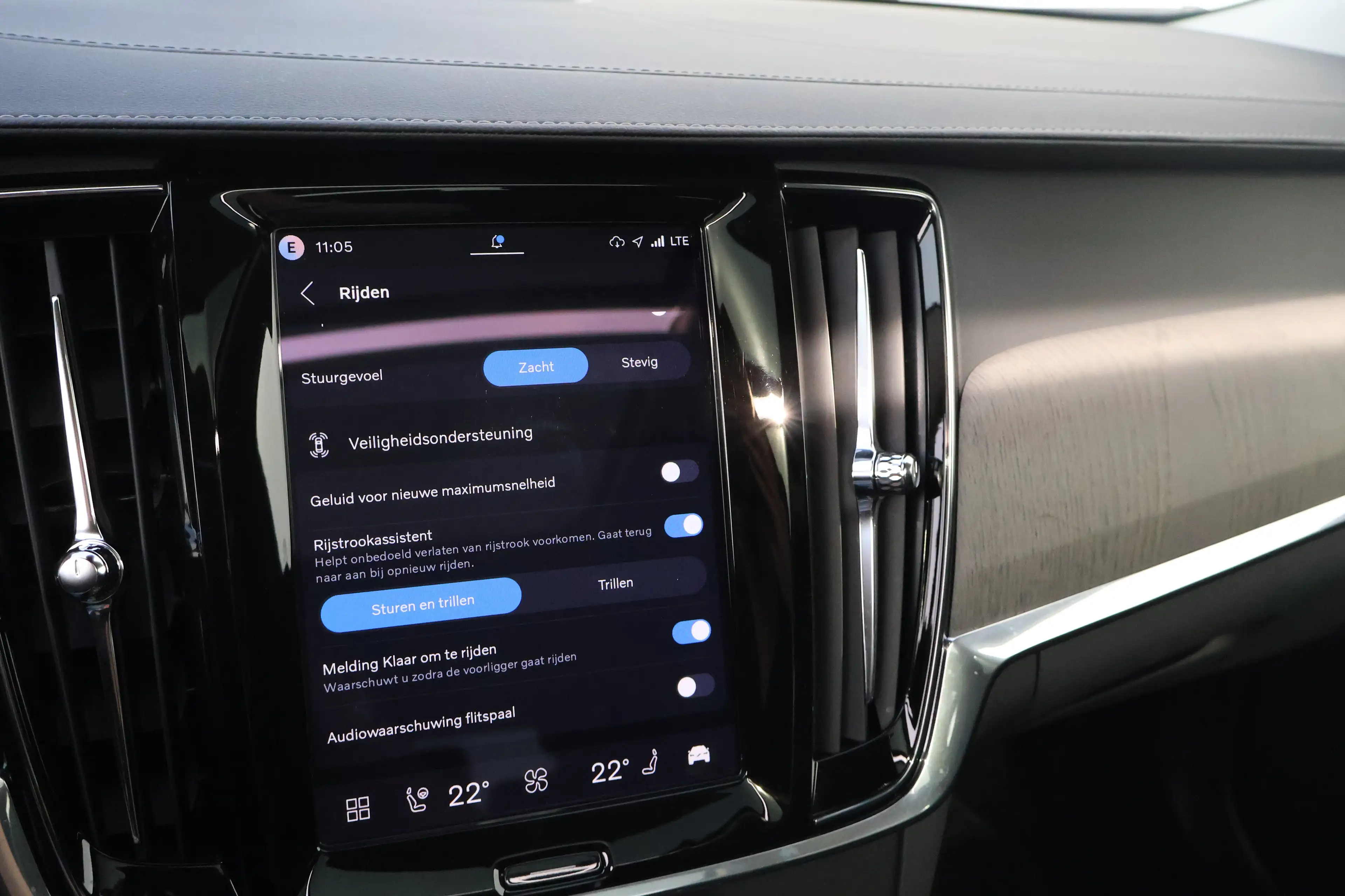 Volvo V90 2.0 T8 Plug-in hybrid AWD Ultra Dark | Trekhaak | — photo 30