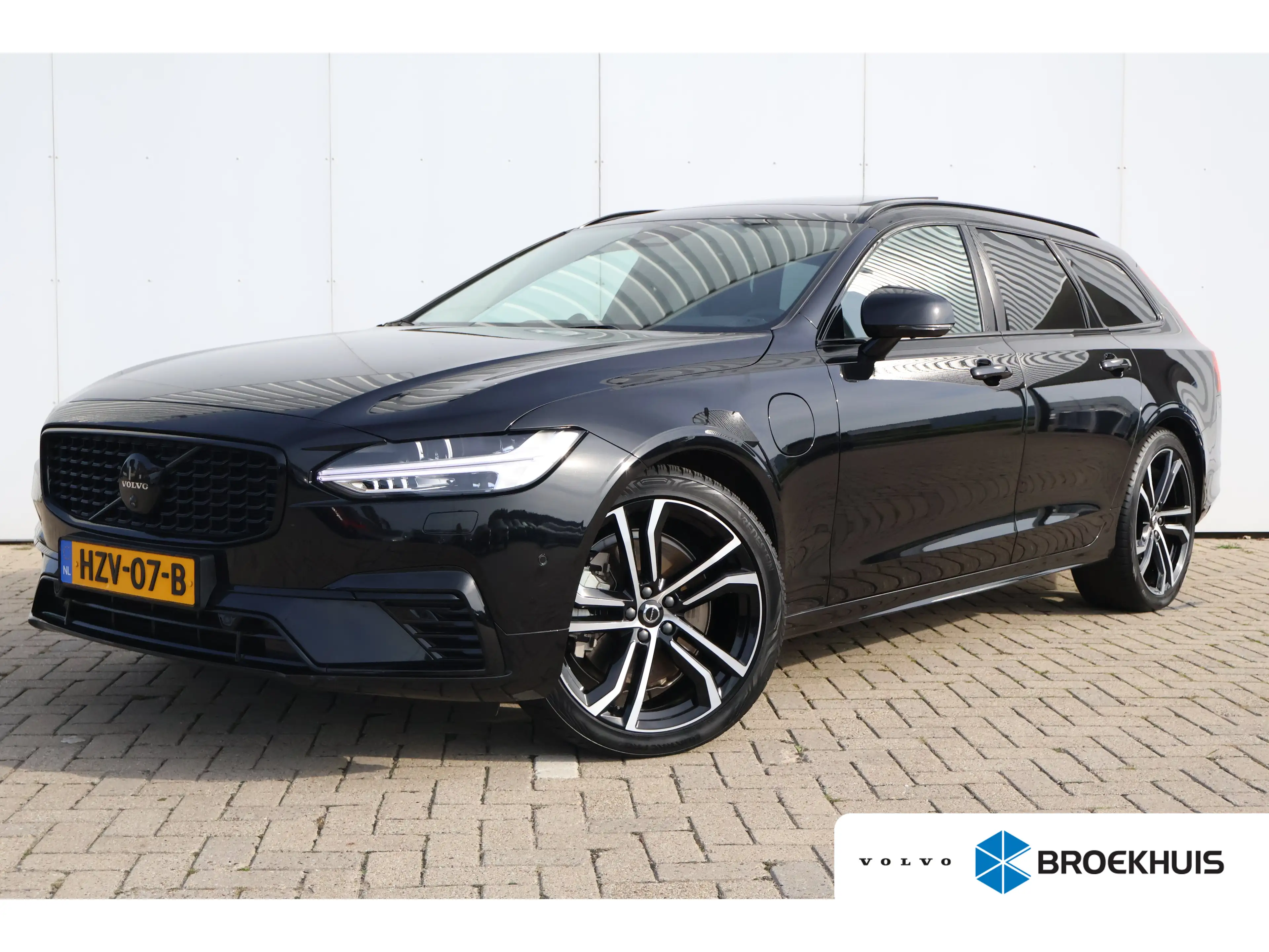 Volvo V90 2.0 T8 Plug-in hybrid AWD Ultra Dark | Trekhaak |