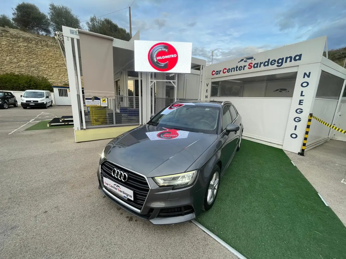 Audi A3 A3 Sportback 1.6 tdi Design 110cv SLine Gris - 2