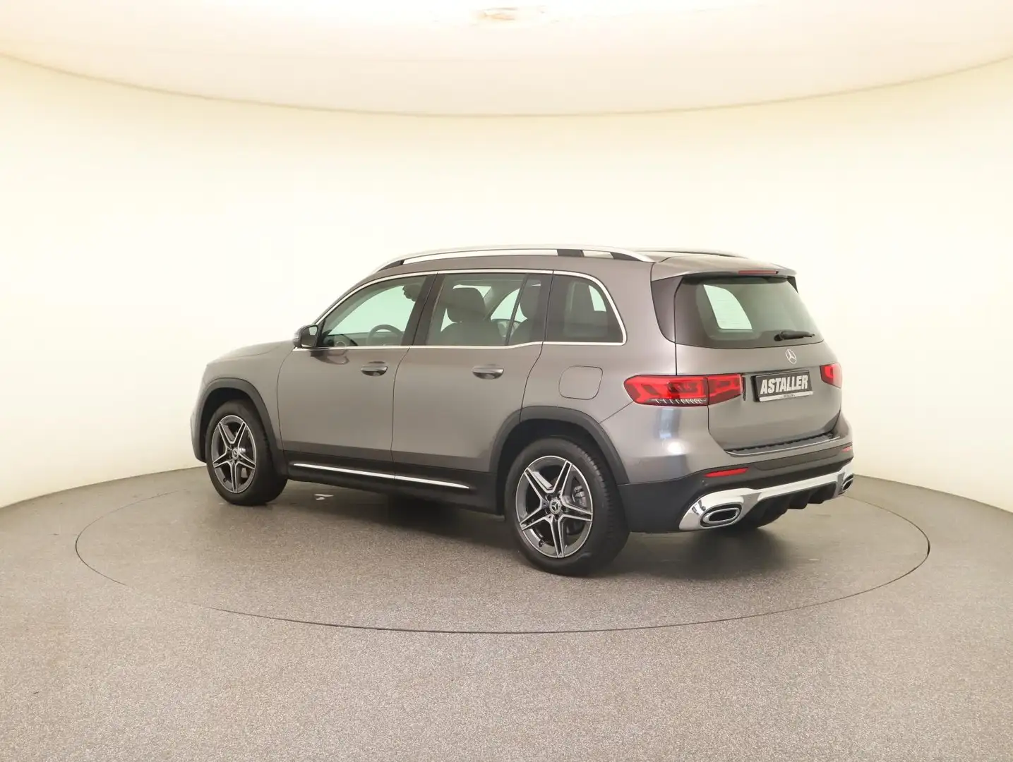 Mercedes-Benz GLB 200 d AMG Line MBUX+LED+Wide+Parkkam+SHZ+19" Grau - 2