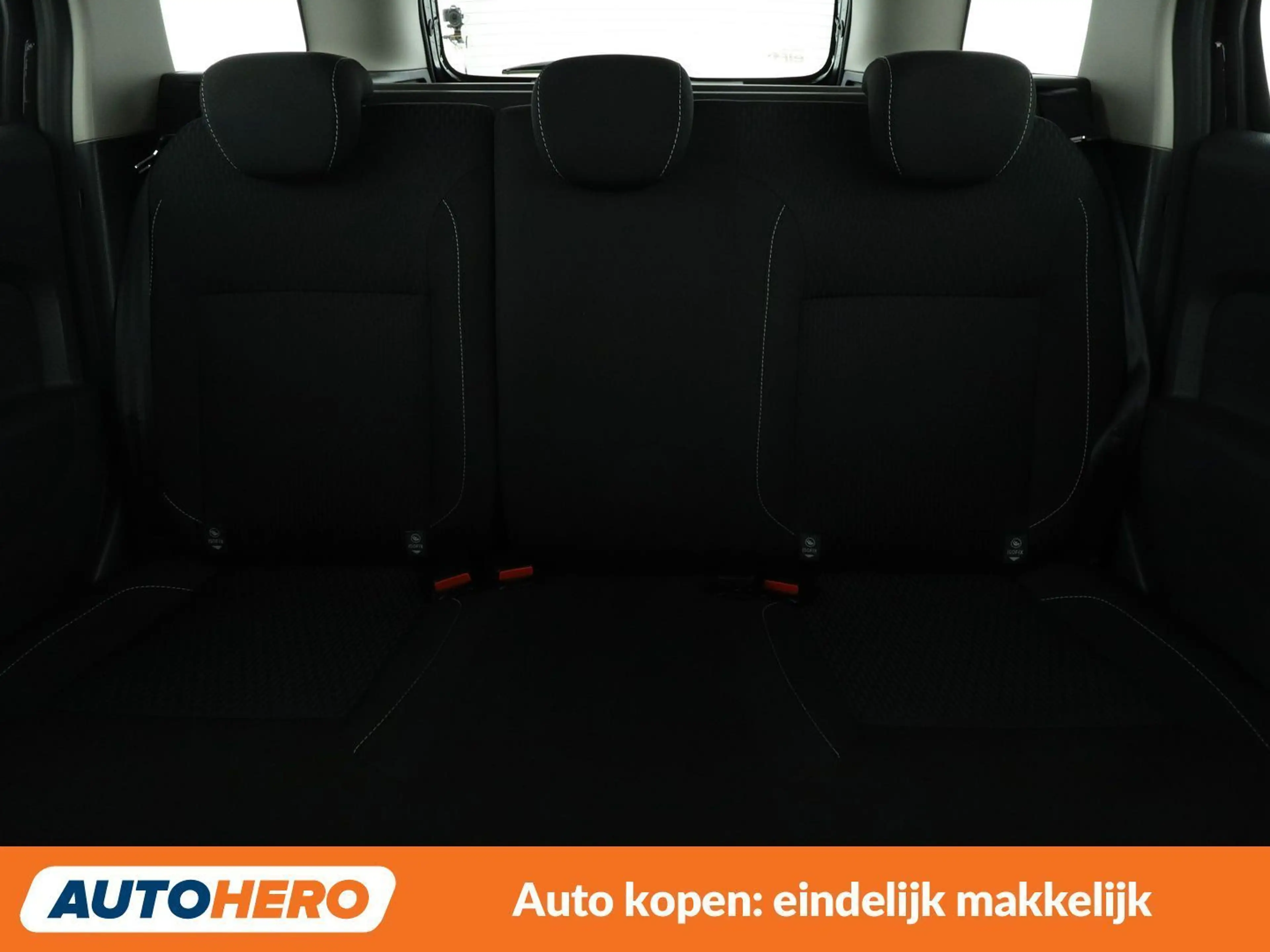 Dacia Logan 0.9 TCe Comfort — photo 15