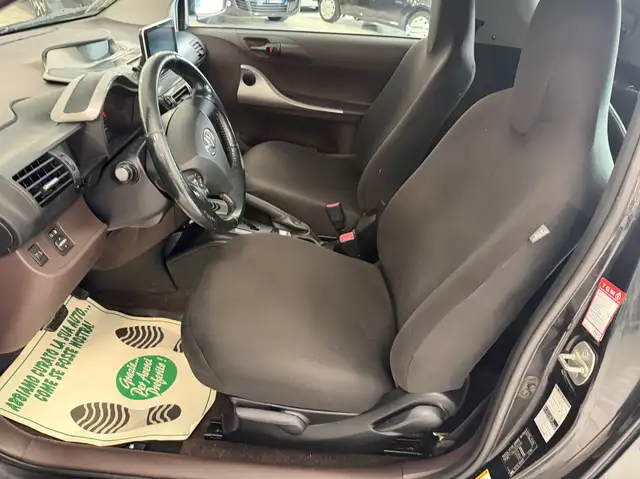Toyota Iq view 26