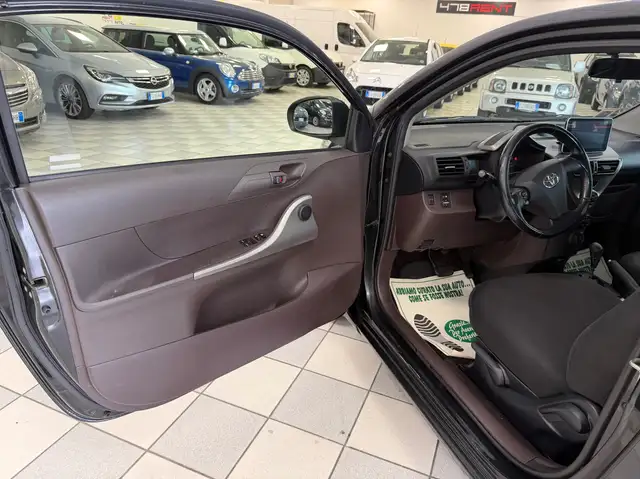 Toyota Iq view 20