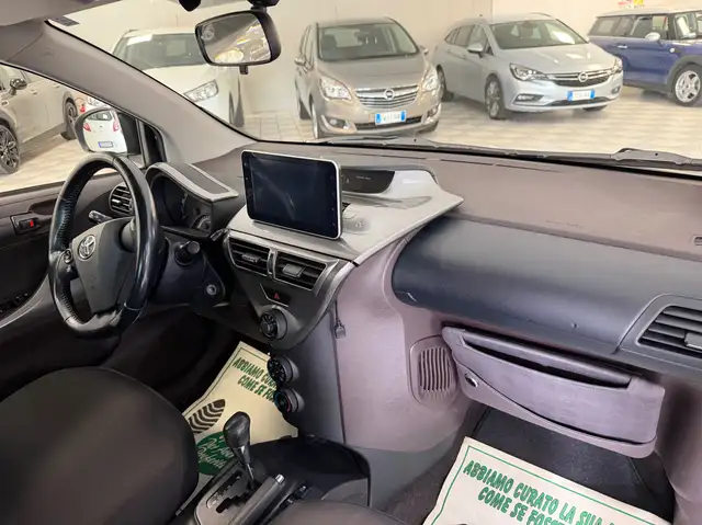 Toyota Iq view 17