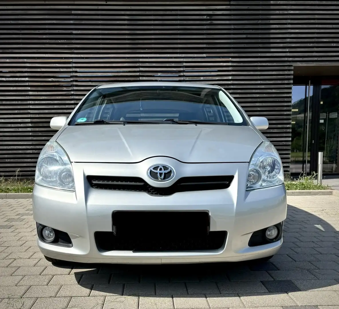 Toyota Corolla Verso Automatik*7 Sitzer*AHK*Leder*Temp*SHZ*2.HD*Tüv Ne Серый - 2