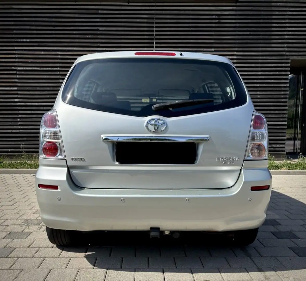 Toyota Corolla Verso Automatik*7 Sitzer*AHK*Leder*Temp*SHZ*2.HD*Tüv Ne Gris - 2
