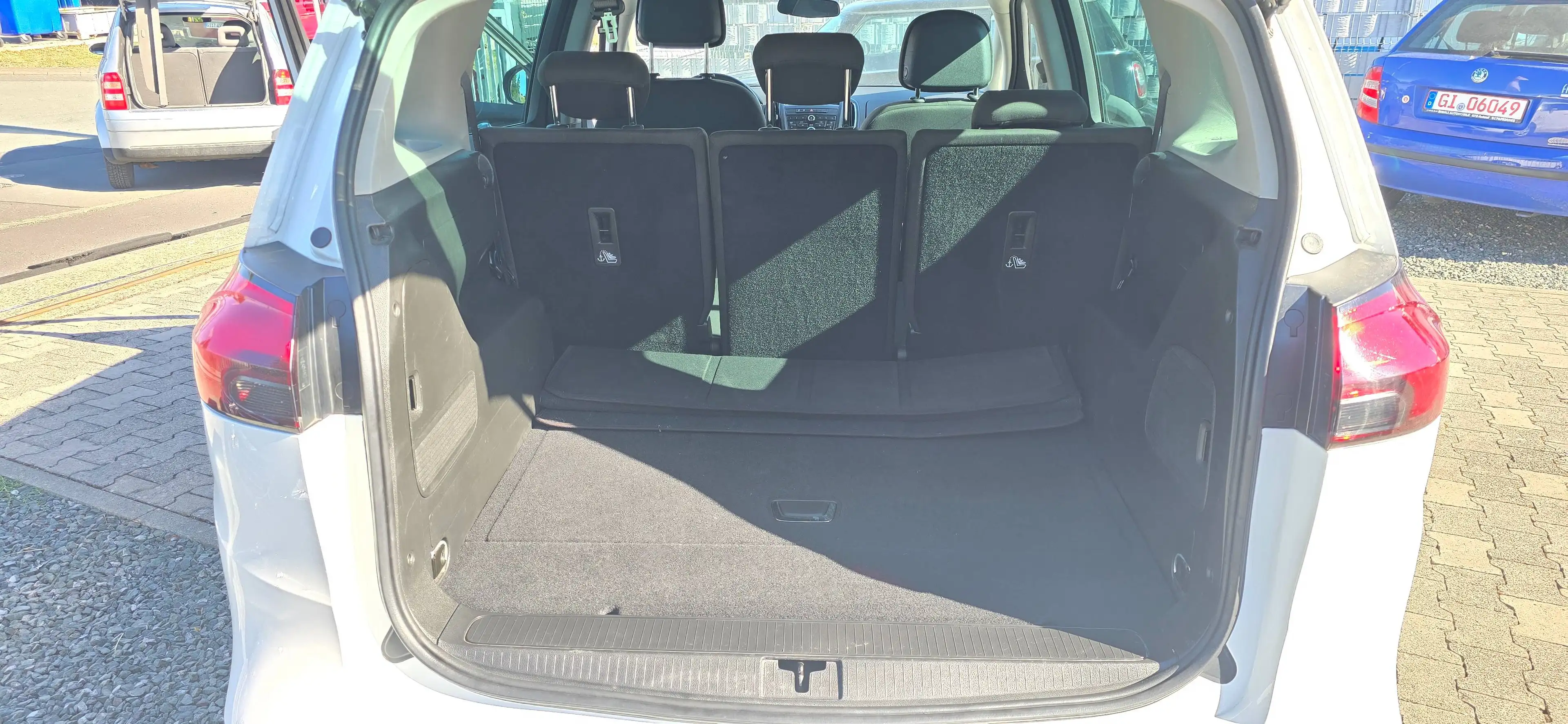 Opel Zafira Tourer Edition Scheckheft 1Hand — photo 18