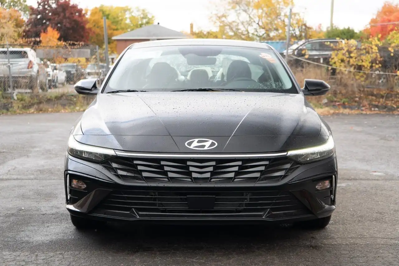 Hyundai ELANTRA снимка Hyundai ELANTRA