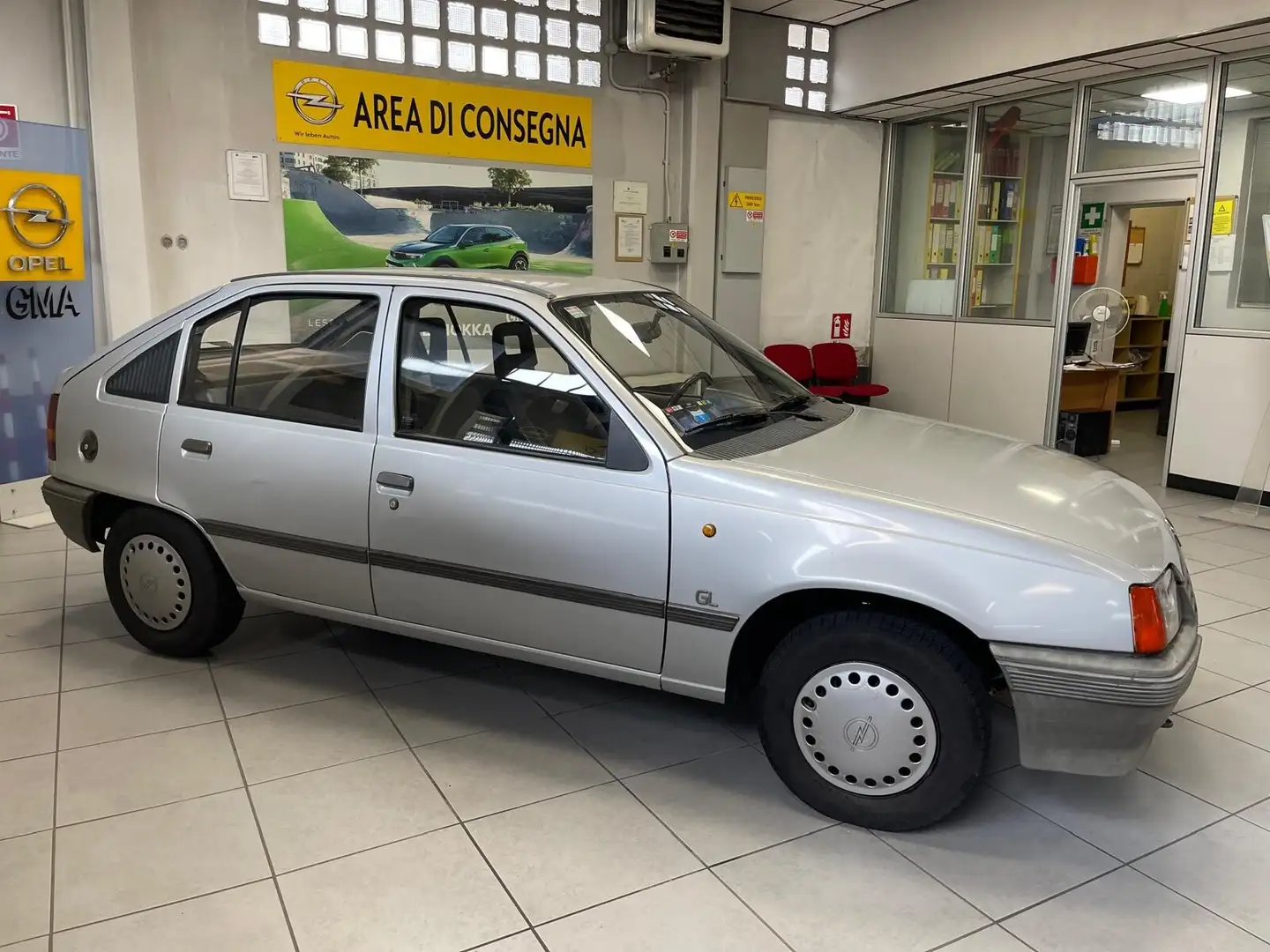 Opel Kadett 1.2 5 porte GL Šedá - 1