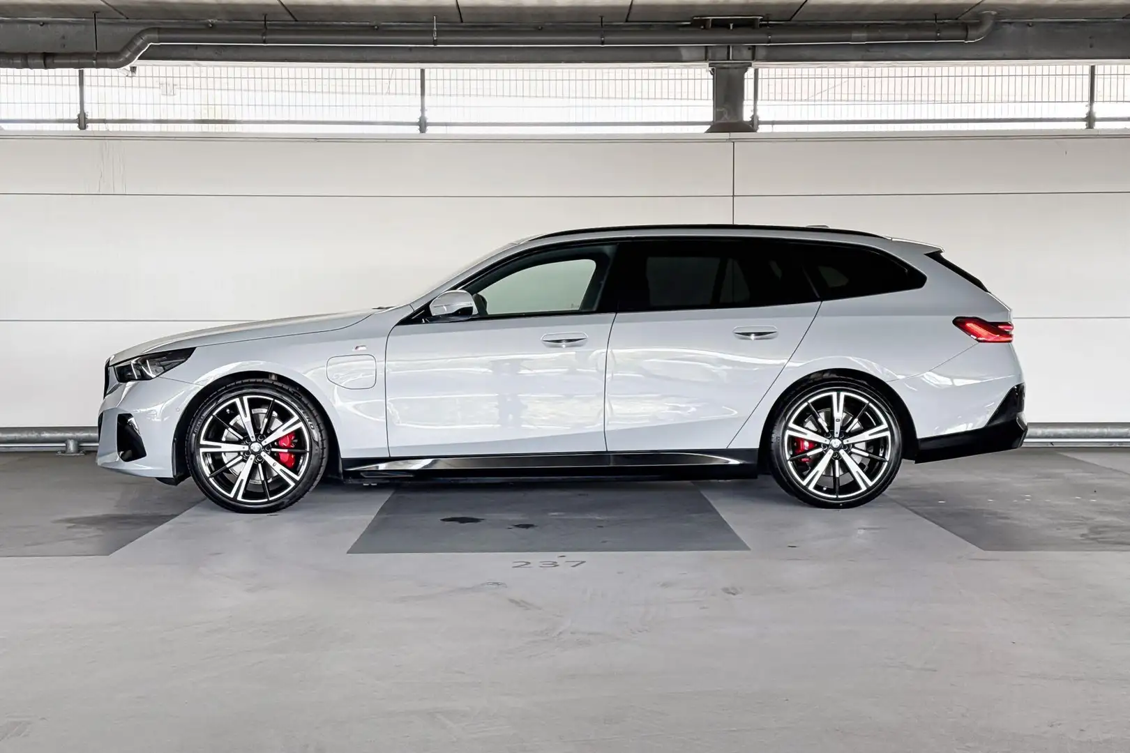 BMW 530 5 Serie Touring 530e Grijs - 2