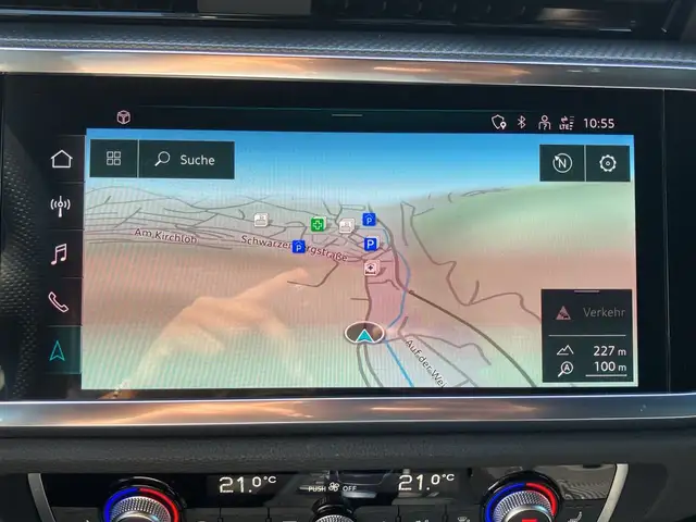Audi Q3 view 13