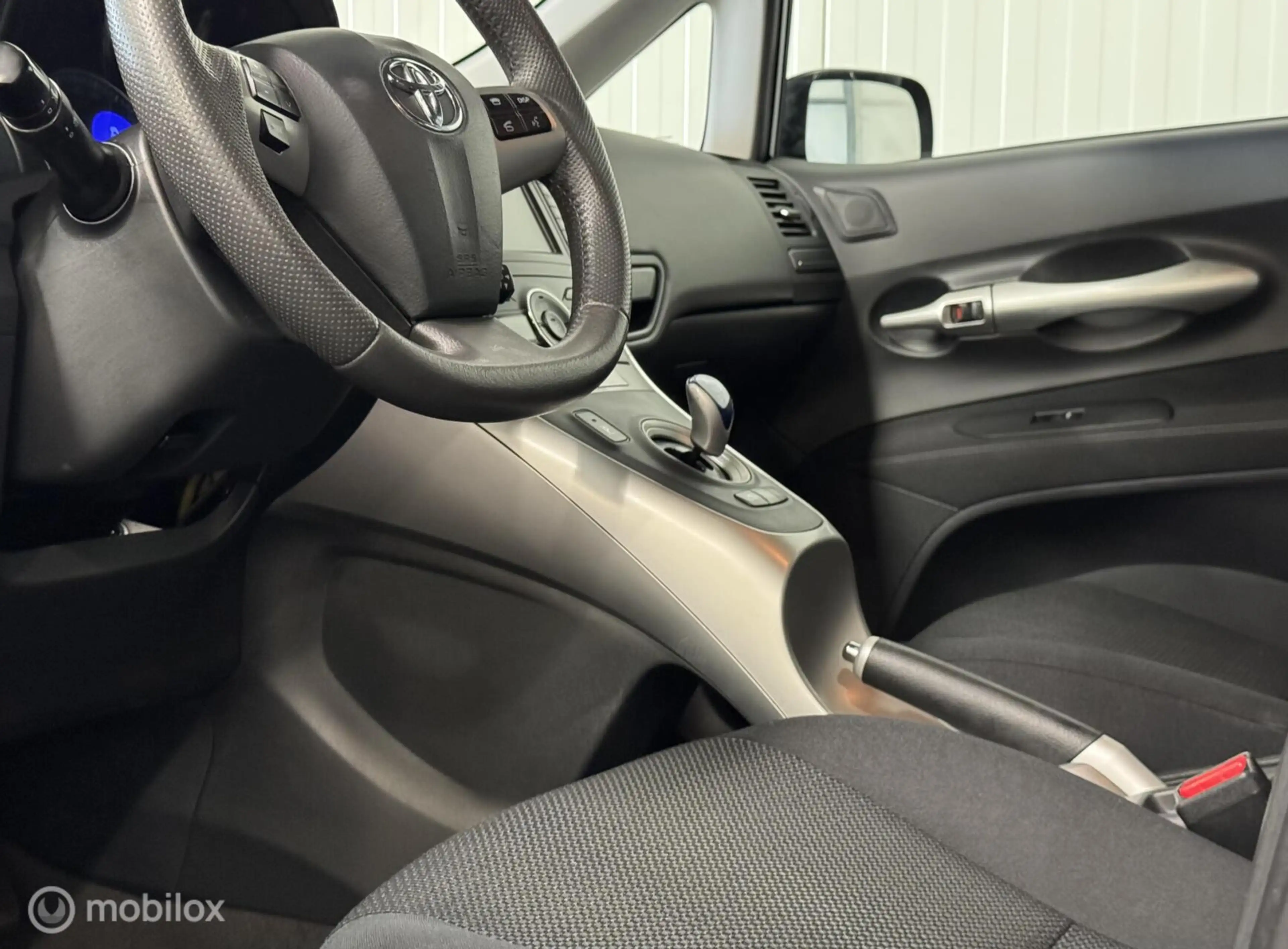 Toyota Auris 1.8 Full Hybrid Dynamic [ NAP 1e eigenaar camera ] — photo 26