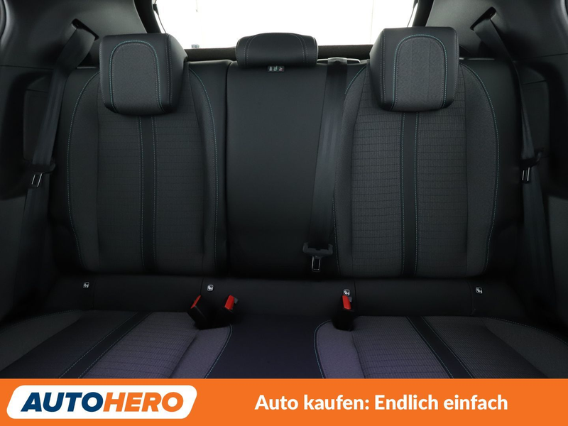 Peugeot e-2008 electric drive 100 kW Allure Pack Aut.*TEMPO*CAM* — photo 15