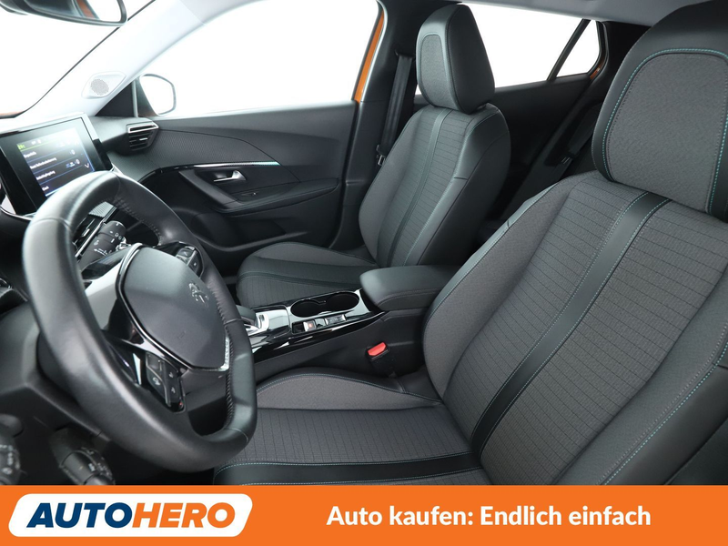 Peugeot e-2008 electric drive 100 kW Allure Pack Aut.*TEMPO*CAM* — photo 10