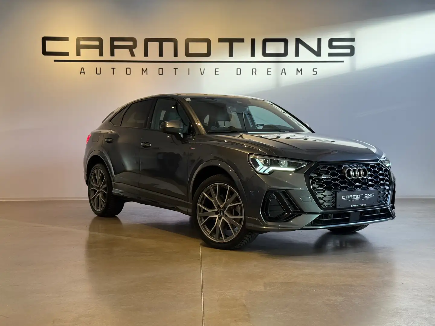 Audi Q3 40 TFSI quattro S line Sportback I B&O I Matrix I Standheizung Grau - 1