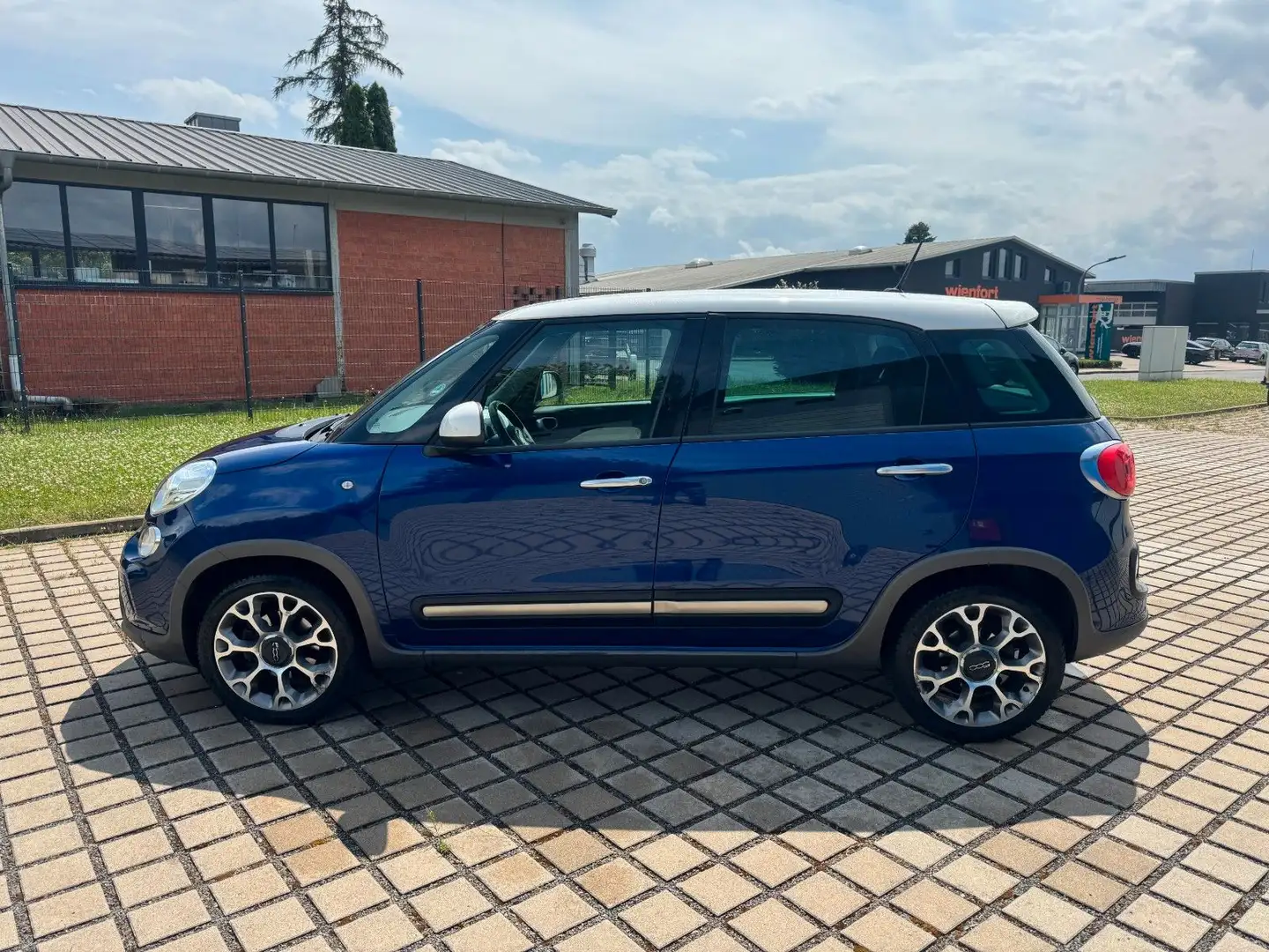 Fiat 500L Trekking *NAVI*EURO 6* Blau - 2