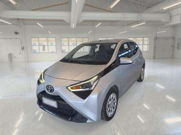 1.0 VVT-I X-BUSINESS 5 PORTE BERLINA