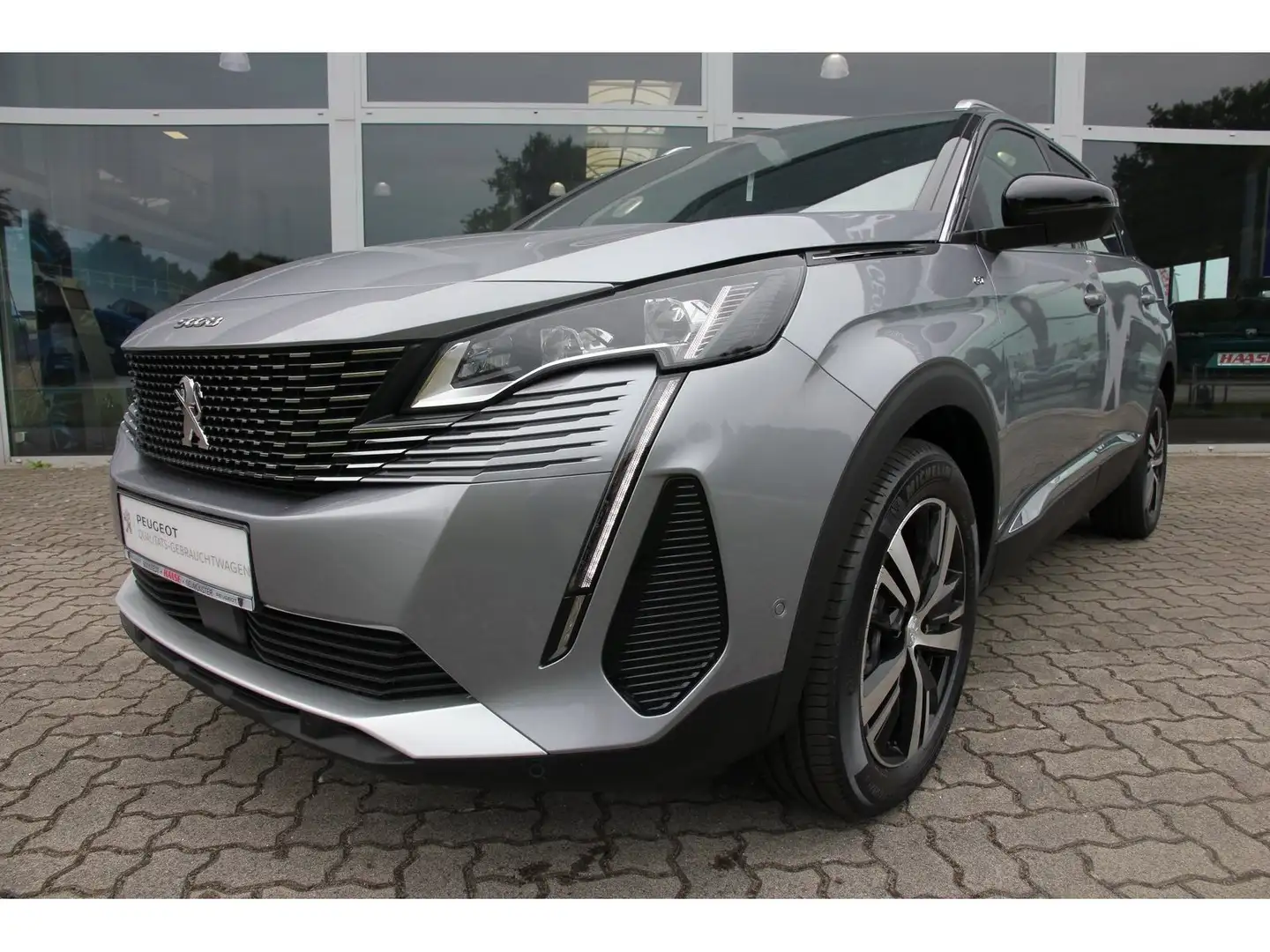 Peugeot 5008 GT PT 130 Autom. 7-Sitze e-Klappe Navi LED Grau - 2