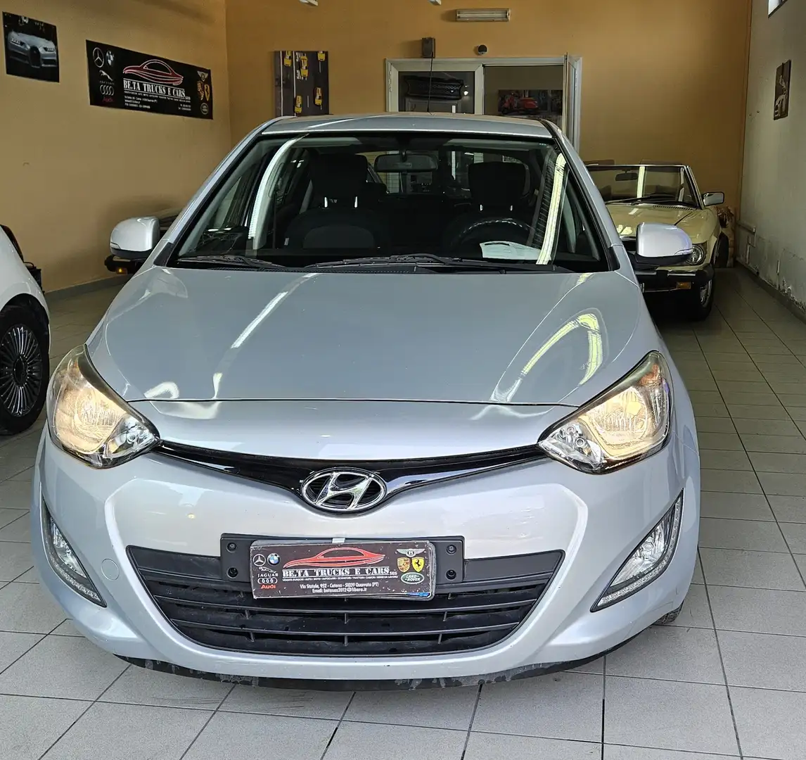 Hyundai i20 5p 1.2 Sound Edition econext (bluedrive) Gpl Argento - 2