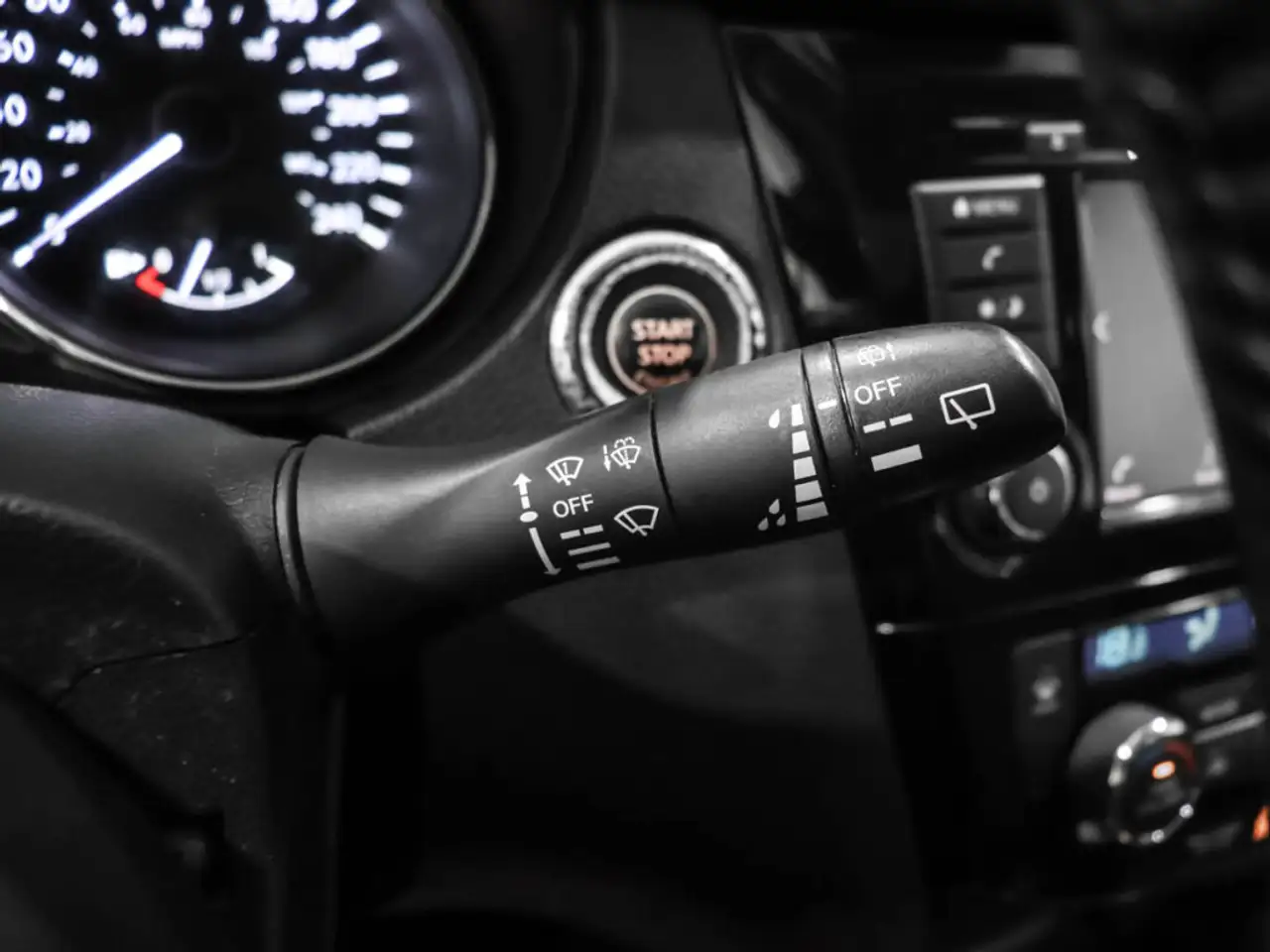 Nissan Qashqai снимка Nissan Qashqai