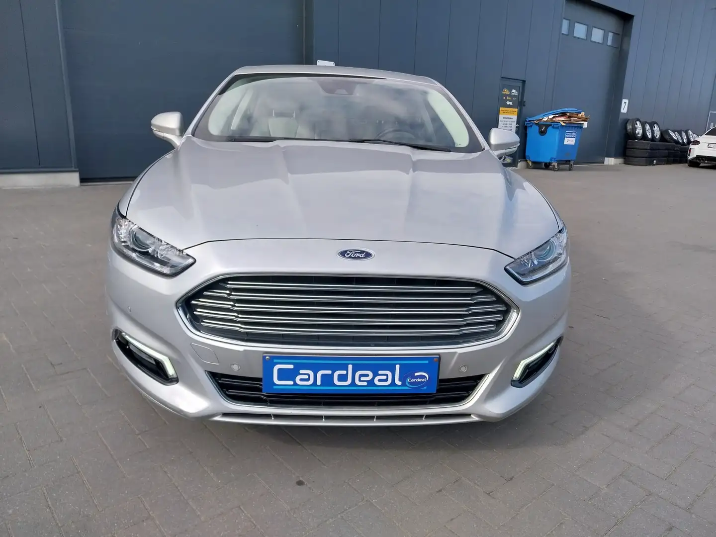Ford Mondeo 1.5 EcoBoostTitanium/CUIR/GPS/CAMERA/GARANTIE/ Grijs - 2